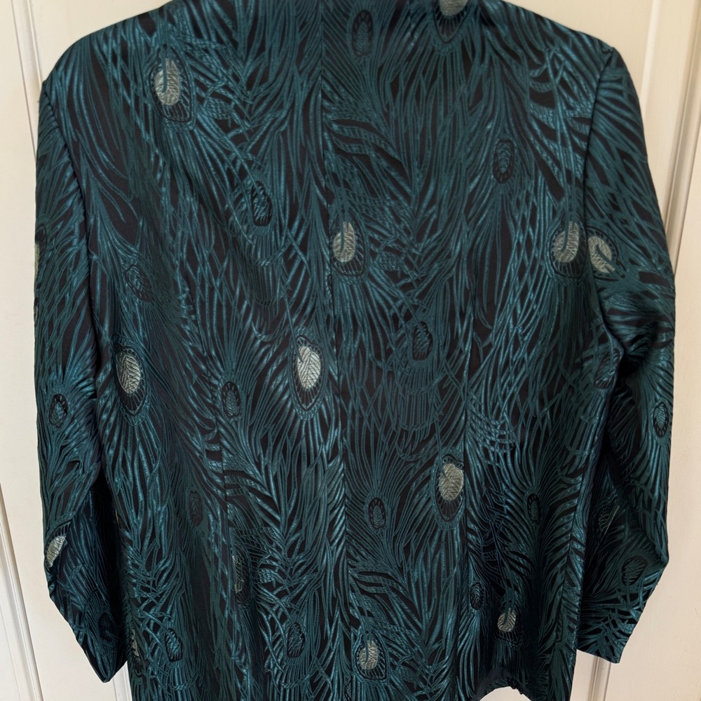 Elegant Dragon Silk Peacock Feather Women's Jacket Coat - Picture 6 of 16